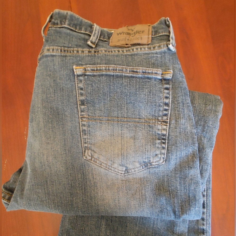 Wrangler Authentic Light Blue Jeans 36"x32" great cond